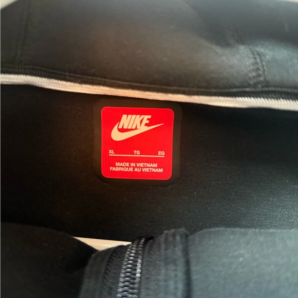 Nike lightweight puffer